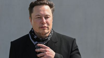 Elon Musk bei einem Pressetermin auf dem Gelände der Tesla Gigafactory in Grünheide.