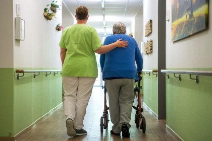 Zunahme um 37 Prozent: Zahl der Pflegebedürftigen steigt bis 2055