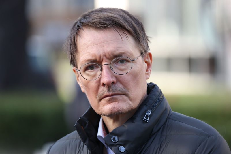 Gesundheitsminister Karl Lauterbach will sich mit seinem französischen Amtskollegen zur Corona Lage in China austauschen.