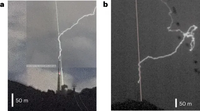 Ein Blitz folgt dem Laser über mehrere Dutzend Meter.