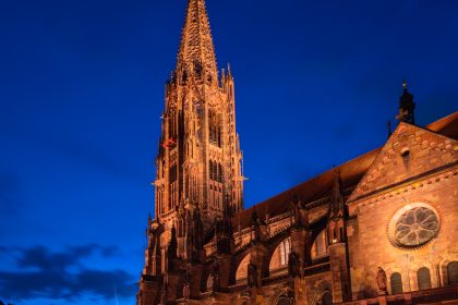 Das Freiburger Münster bei Nacht – von Jacob Burckhardt