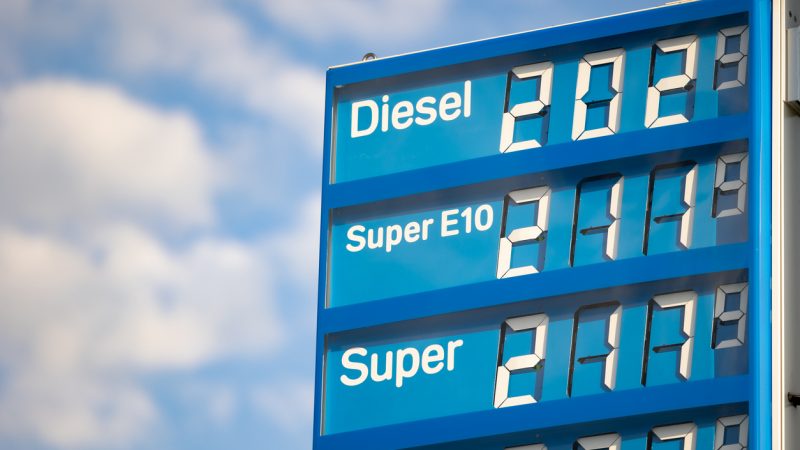 Im Jahr 2022 gab es an den Tankstellen neue Preisrekorde für Kraftstoffe. Foto: iStock