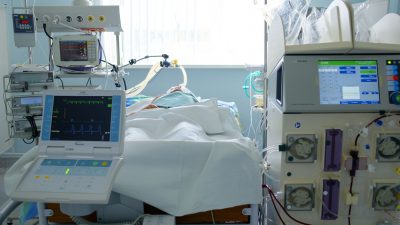 Weniger als 800 Corona-Patienten liegen auf Intensivstationen