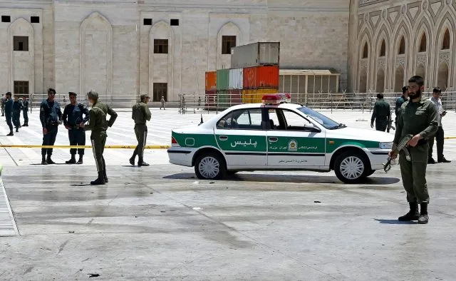 Iranische Polizisten in Teheran: Sicherheitsbehörden begründen Festnahmen üblicherweise mit dem Spionagevorwurf (Archivbild).