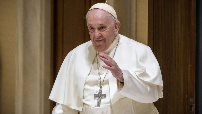 Papst Franziskus auf dem Weg zur wöchentlichen Generalaudienz im Vatikan.