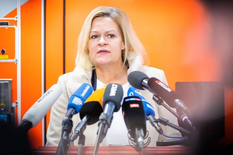 „Ideologische Maßnahme“ – Faeser will halbautomatische Waffen verbieten