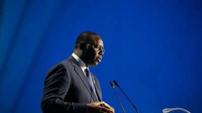 Senegal: Staatschef verschiebt Präsidentenwahl auf unbestimmte Zeit