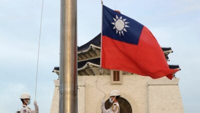 Eine Delegation der USA ist in Taiwans Hauptstadt Taipeh eingetroffen, um an den Feierlichkeiten zum Nationalfeiertag teilzunehmen. Foto: Chiang Ying-Ying/AP/dpa