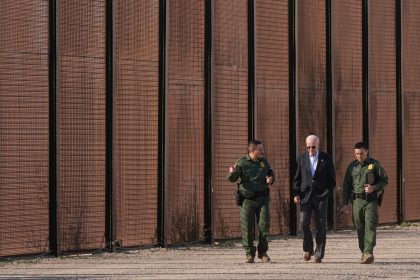 Biden reist an Südgrenze – Gouverneur: „Besuch kommt zwei Jahre zu spät“