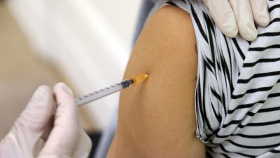 Tübinger Ärzteguppe und Impfopfer: STIKO soll Impfempfehlung aussetzen