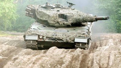 Polen hat angekündigt, Deutschland um eine Genehmigung für die Lieferung der in Deutschland hergestellten Kampfpanzer vom Typ Leopard an die Ukraine zu bitten.
