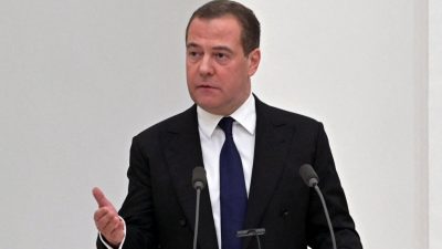 Ehemaliger Kremlchef Medwedew warnt vor nuklearer Konfrontation
