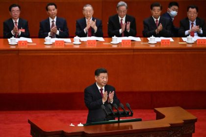 China: Corona-Heldenhymne der Partei im Angesicht des Todes