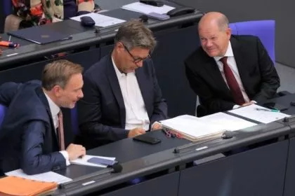 Ampelregierung schafft 183 neue Spitzenjobs in einem Jahr