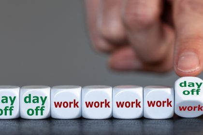 Nur vier Tage in der Woche arbeiten? Frankreich probiert es aus