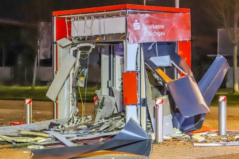 Ein gesprengter Geldautomat in Bruchsal.