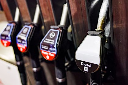 Niedrigere Spritpreise könnten Inflation dämpfen – VAE erwägen Ausscheren aus OPEC