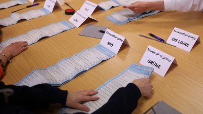 Vergessene Briefwahl-Stimmen werden öffentlich ausgezählt
