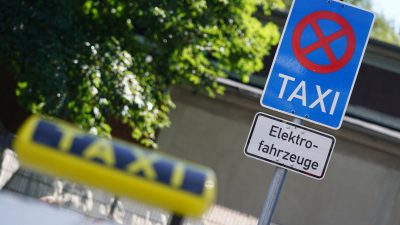 Hamburg als erstes Bundesland: Aus für Verbrenner-Taxen ab 2025
