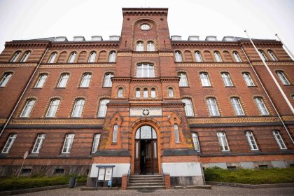Angeklagter unternimmt Suizidversuch mit Rasierklinge