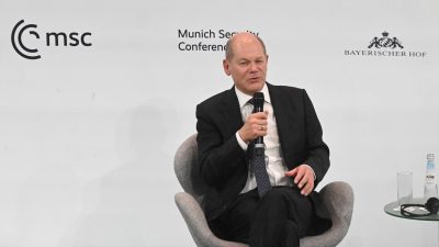 Bundeskanzler Olaf Scholz (SPD) auf der Münchner Sicherheitskonferenz.