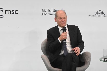 Bundeskanzler Olaf Scholz (SPD) auf der Münchner Sicherheitskonferenz.
