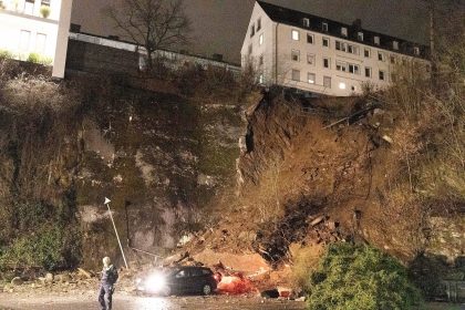 „Wie ein kleines Erdbeben“: Hangrutsch erschüttert Anwohner