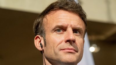 Trotz Massenprotesten: Macron hält an Rentenreform fest