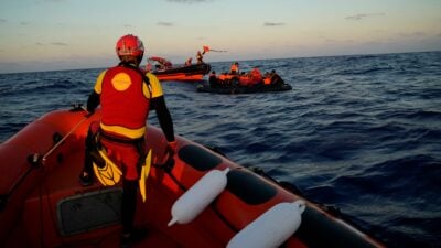 Die Arbeit von Seenotrettern in Italien wird mit einem neuen Dekret deutlich erschwert. (Symbolbild)