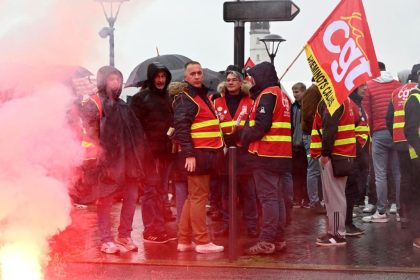 Frankreichs „schwarzer Dienstag“: Straßenblockaden, Krawalle und Streiks