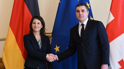 Krisendiplomatie: Baerbock sichert Georgien Unterstützung zu