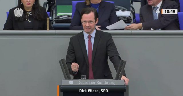 Der SPD-Abgeordnete Dirk Wiese bei seiner rede im Bundestag am 17. März. Foto: Screenshot Bundestag.de