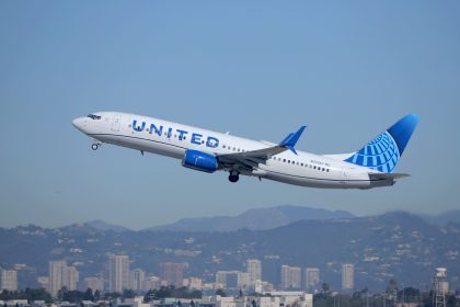 United Airlines: Passagier will Tür im Flugzeug öffnen und attackiert Crew