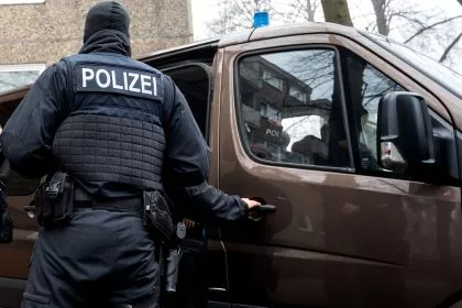 Einreise mit echtem, illegalem Ausweis