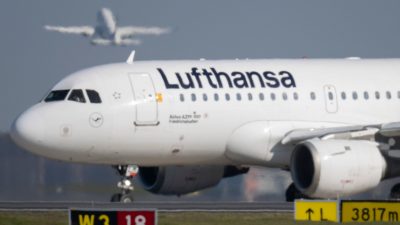 Bescheide zugegangen: Lufthansa fordert 740.000 Euro von „Letzte Generation“