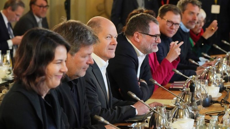 3.000 Euro Inflationsausgleich für Kanzler und Bundesminister geplant – Kritik wird laut