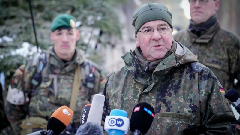Heute seien «Polen, das Baltikum und andere Länder die Ostflanke», sagt Verteidigungsminister Pistorius beim Besuch des Truppenübungsplatzes Pabrade in Litauen.