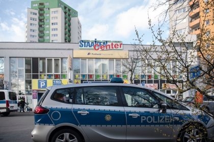 Messerstiche in Einkaufszentrum – Verdächtiger stellt sich