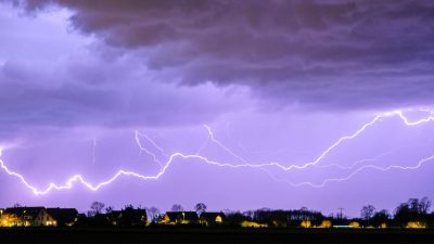 Wetterdienst dehnt Warnung aus: Es drohen schwere Gewitter im Südwesten