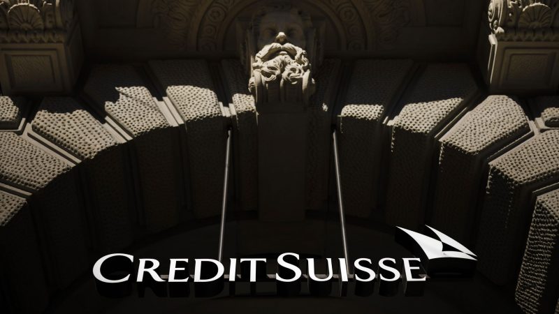 Das Logo der Bank am Hauptsitz der Credit Suisse: Die Aktien der Schweizer Bank haben ein Rekordtief erreicht.
