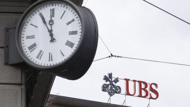 Die Schweizer Großbrank UBS übernimmt die angeschlagene Credit Suisse.