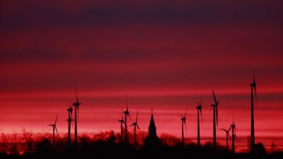 Windkraft-Gipfel: Habeck fordert Tempo bei Planung und Genehmigungen