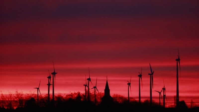 Was bringt der «Windkraft-Gipfel»? Bundeswirtschaftsminister Robert Habeck (Grüne) hat Vertreter von Energieverbänden sowie Ländern nach Berlin eingeladen.