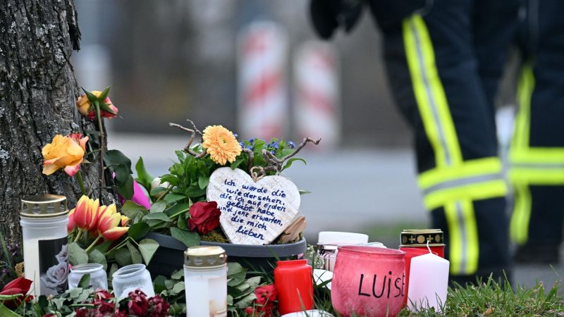 Mit einer Trauerfeier nehmen Angehörige der getöteten zwölfjährigen Luise aus Freudenberg Abschied von dem Mädchen.