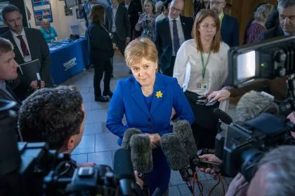 Schottland: Regierungschefin Sturgeon tritt offiziell ab