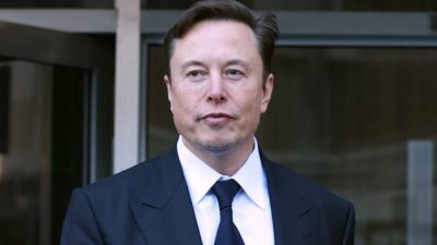 Elon Musk konfrontiert Medienriesen mit Verbreitung von Fehlinformationen zu COVID und Impfschäden