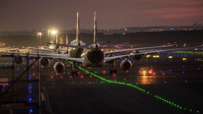 Grüne und Linke fordern Beschränkungen für Nachtflüge und Privatjets