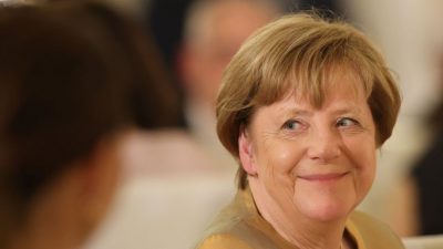 Merkel soll Großkreuz bekommen – „eine Farce“, findet Julian Reichelt