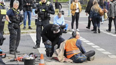 Blockade-Chaos in Berlin: Letzte Generation deutet Notfall zur Verschwörung um