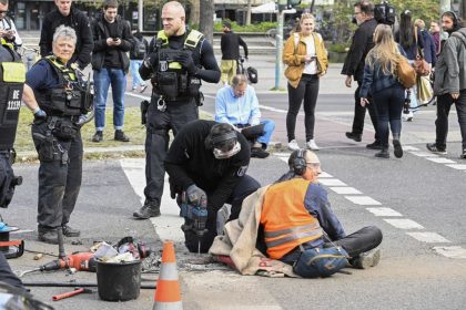 Blockade-Chaos in Berlin: Letzte Generation deutet Notfall zur Verschwörung um